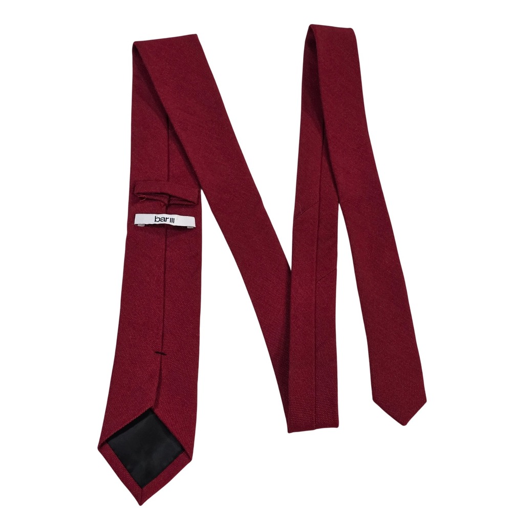 Bar III Mens Skinny Necktie Burgundy Red Textured Silk Blend Slim Tie 2.25 Wide